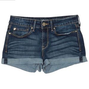Levi’s Shorts 2/3 - NWT